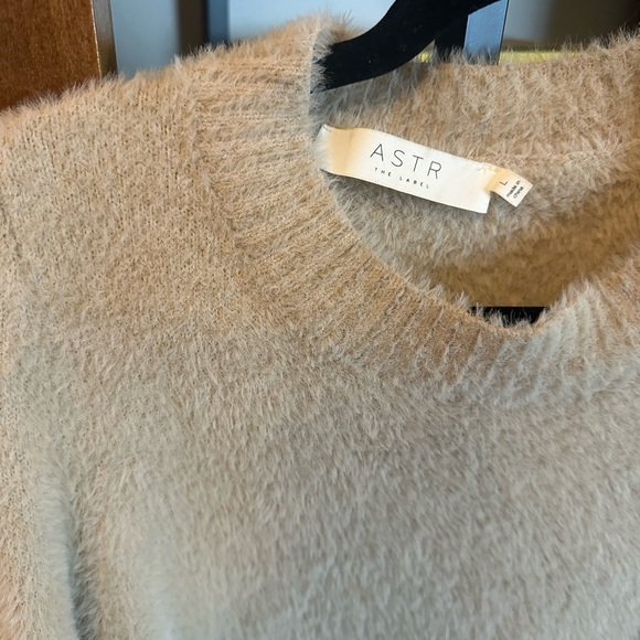 Revolve Astr The Label Sweater - Picture 6 of 12